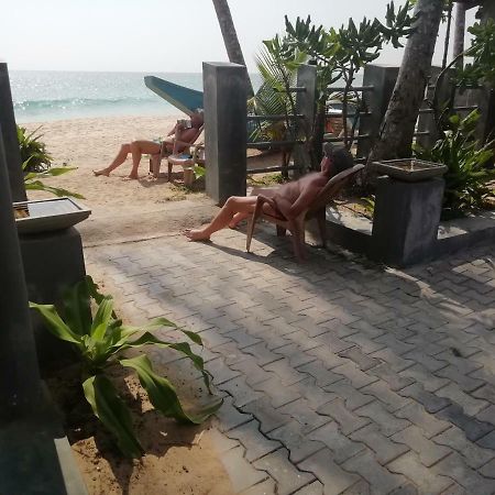 Rainbow Beach Hotel Hikkaduwa Kültér fotó
