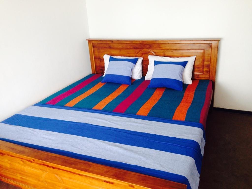 Rainbow Beach Hotel Hikkaduwa Szoba fotó