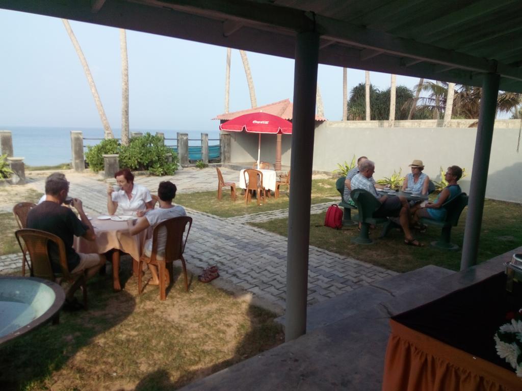 Rainbow Beach Hotel Hikkaduwa Kültér fotó