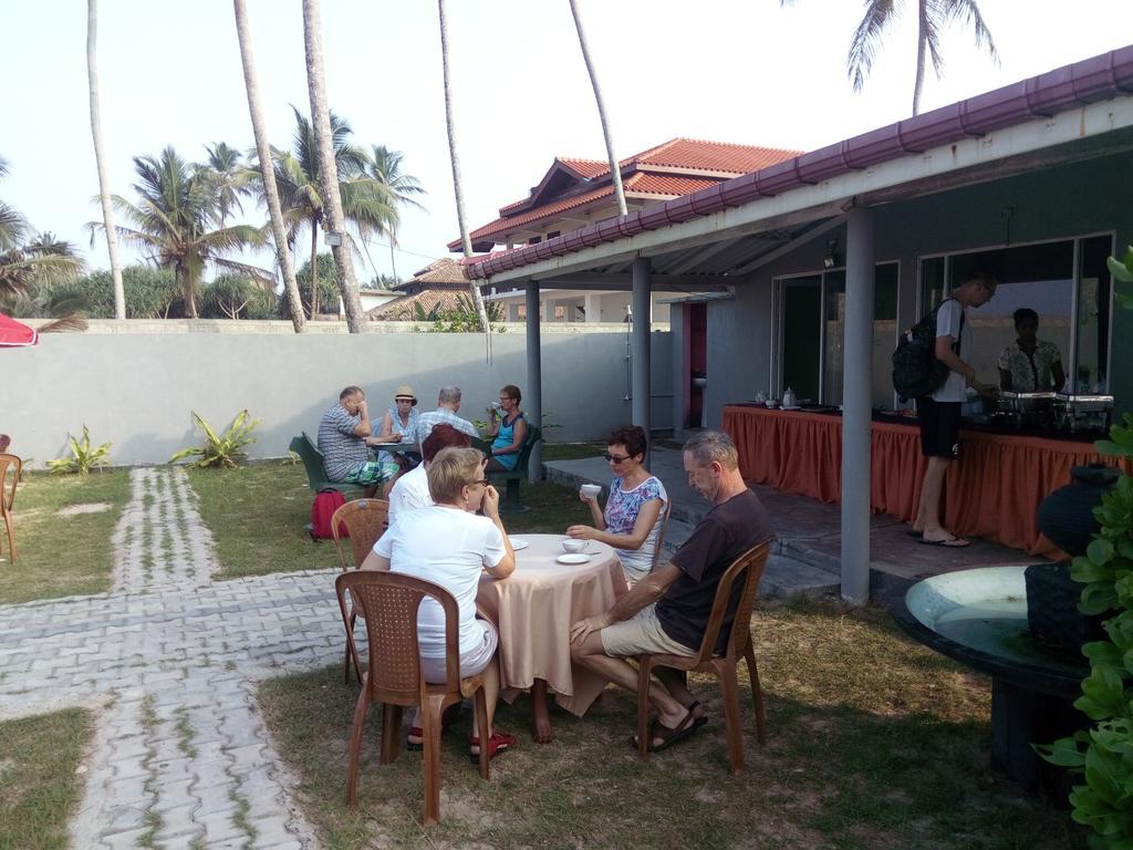 Rainbow Beach Hotel Hikkaduwa Kültér fotó