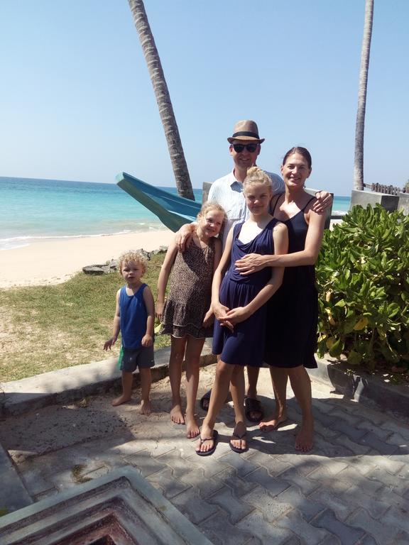 Rainbow Beach Hotel Hikkaduwa Kültér fotó