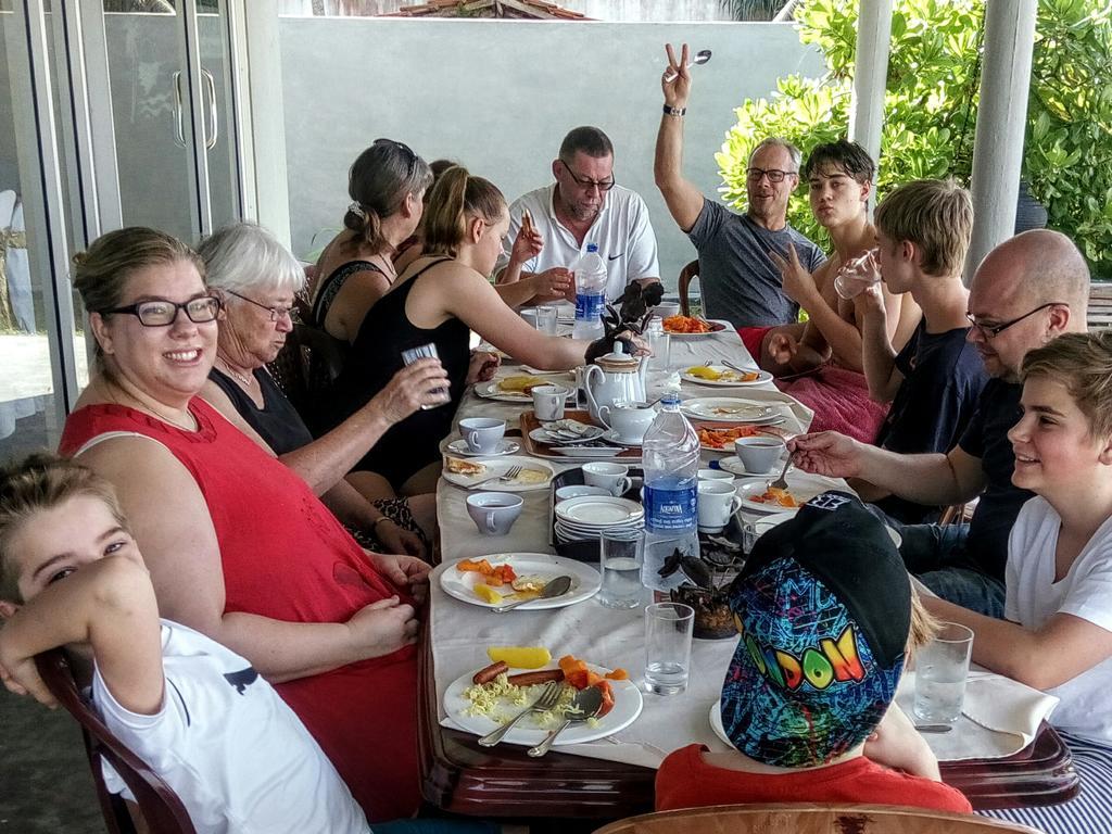 Rainbow Beach Hotel Hikkaduwa Kültér fotó