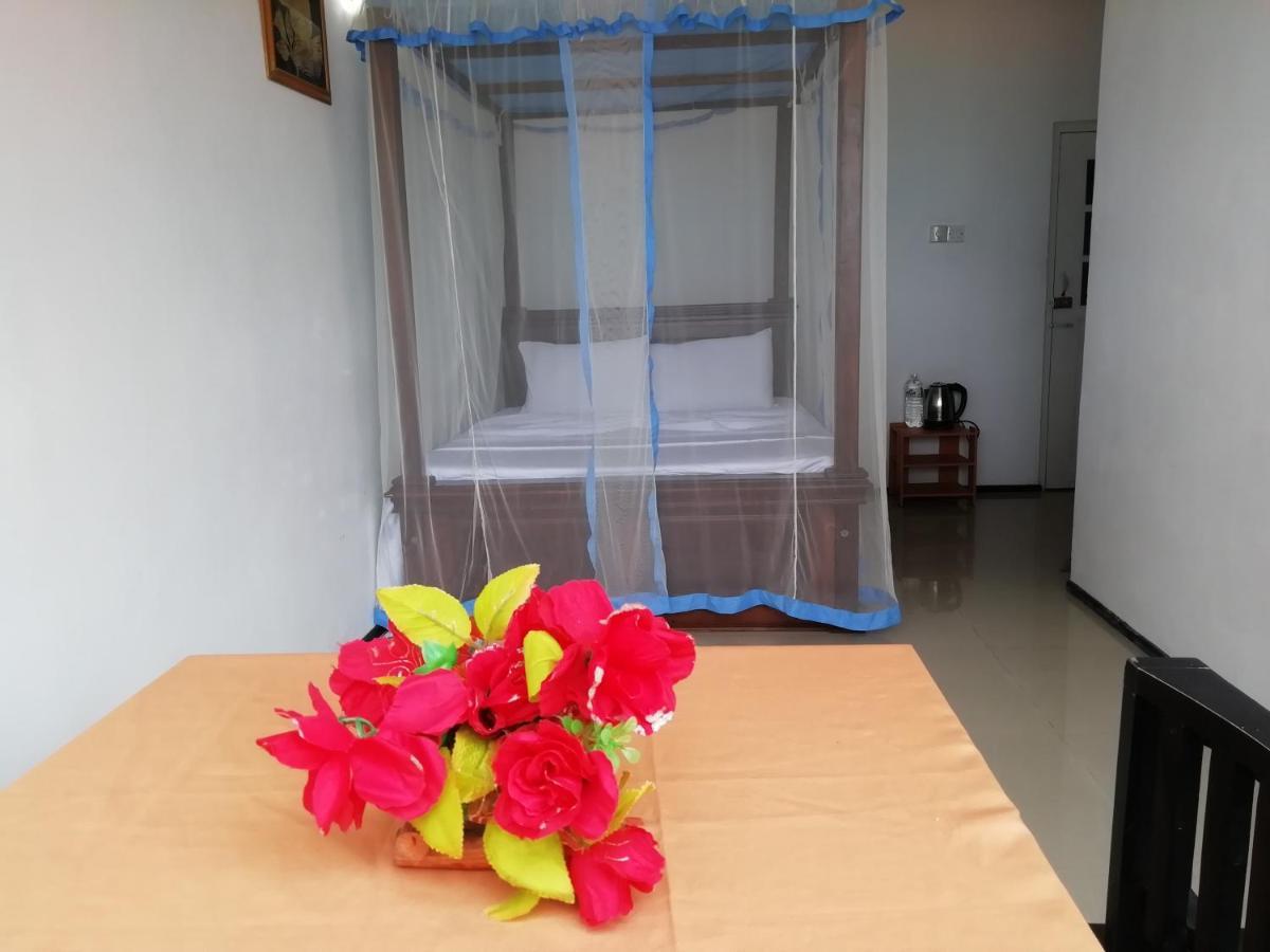 Rainbow Beach Hotel Hikkaduwa Kültér fotó